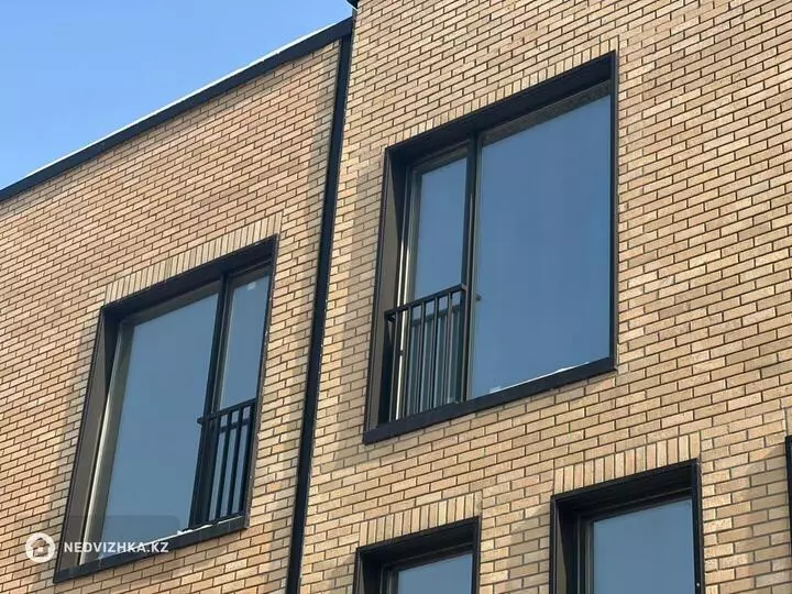4-комнатная квартира, этаж 3 из 3, 120 м², фотография 4