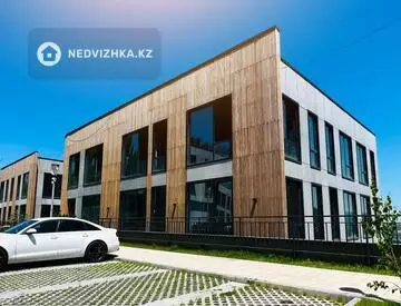 4-комнатная квартира, этаж 3 из 3, 178 м², миниатюра 5