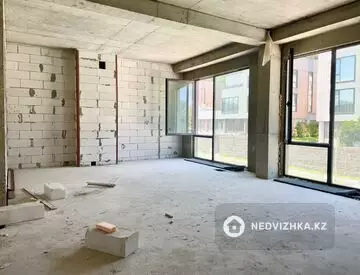 4-комнатная квартира, этаж 3 из 3, 178 м², миниатюра 10