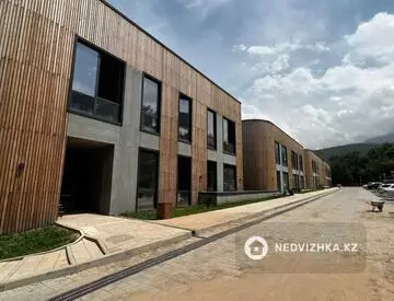 4-комнатная квартира, этаж 3 из 3, 178 м², миниатюра 11