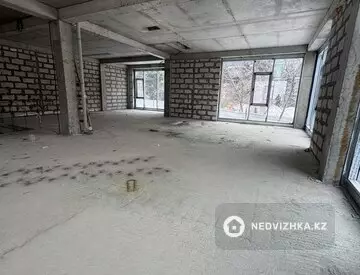 6-комнатная квартира, этаж 1 из 3, 450 м², миниатюра 11