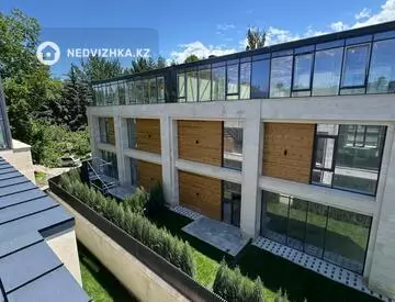 6-комнатная квартира, этаж 1 из 3, 450 м², миниатюра 3
