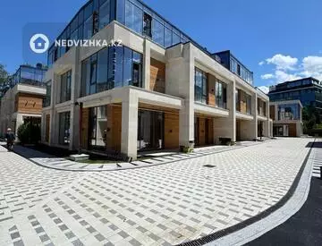 6-комнатная квартира, этаж 1 из 3, 450 м², миниатюра 2