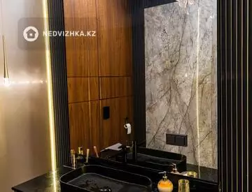 6-бөлмелі үй, 3 соттық, 650 м², 1-нобай