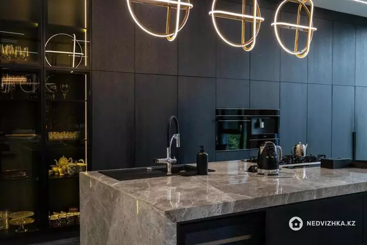 6-комнатный таунхаус, 3 соток, 650 м², фотография 3