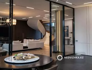 6-бөлмелі үй, 3 соттық, 650 м², 9-нобай