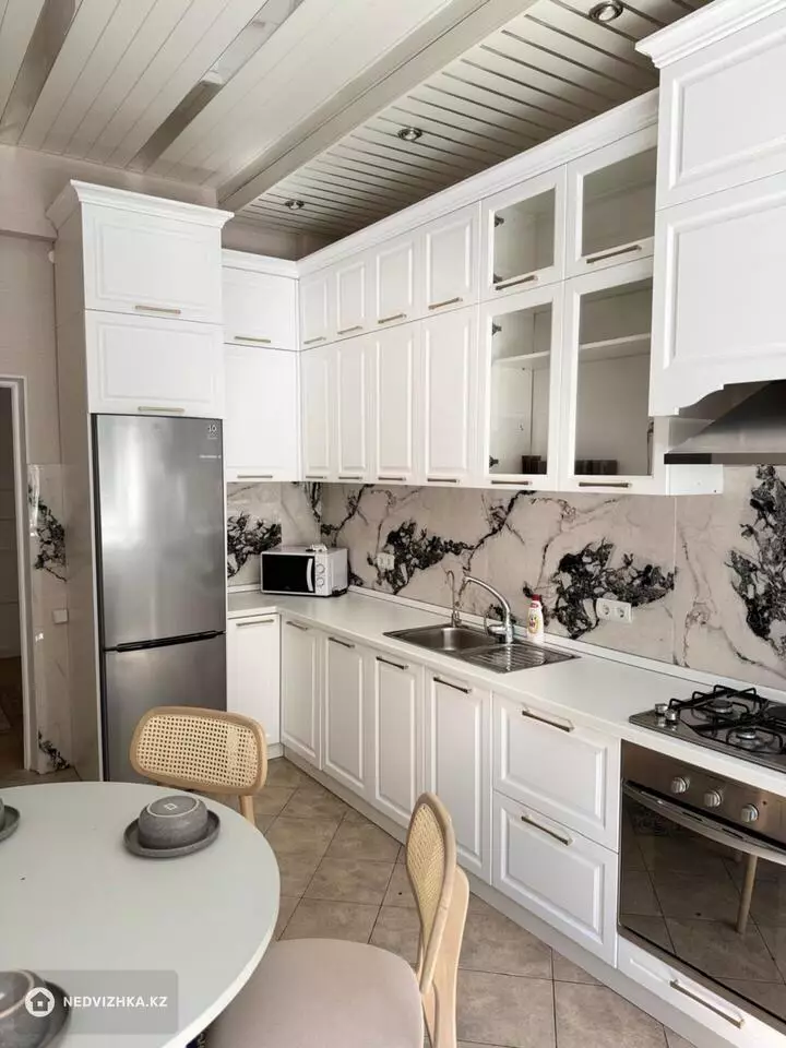 7-комнатный дом, 8 соток, 480 м², фотография 2