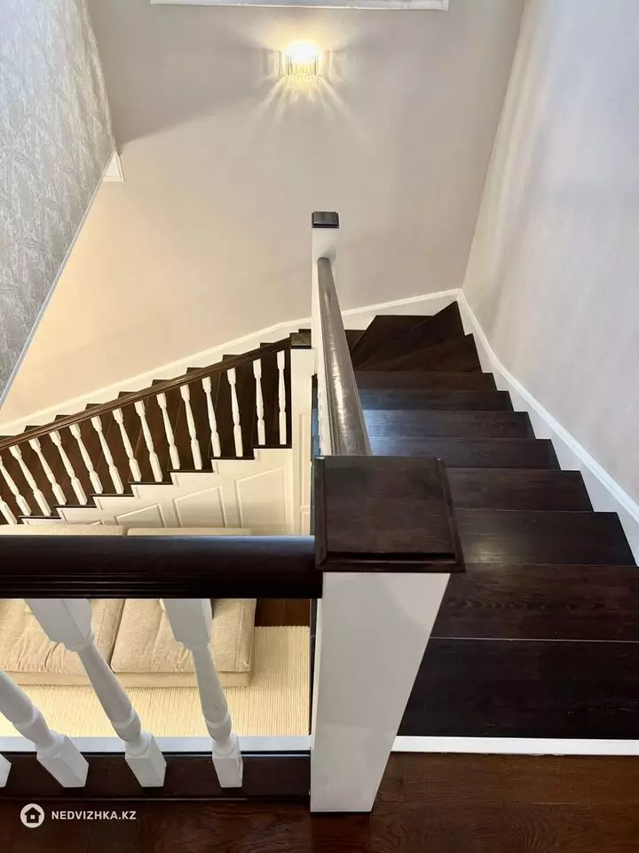 6-комнатный дом, 10 соток, 435 м², фотография 4