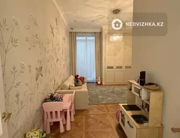 4-комнатная квартира, этаж 1 из 3, 262 м², миниатюра 8