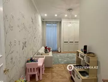 4-комнатная квартира, этаж 1 из 3, 262 м², миниатюра 11