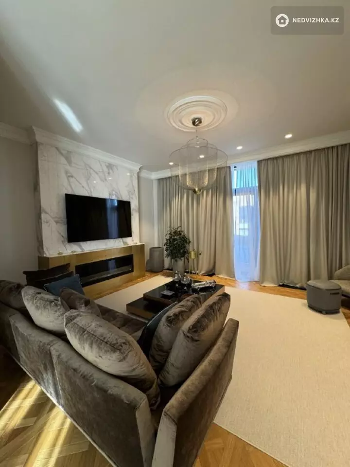 4-комнатная квартира, этаж 1 из 3, 262 м², фотография 5