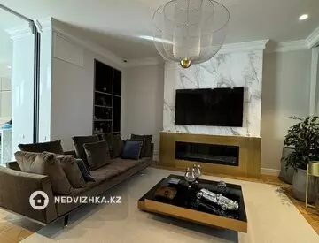 4-комнатная квартира, этаж 1 из 3, 262 м², миниатюра 2