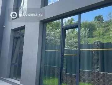 5-комнатная квартира, этаж 1 из 3, 300 м², миниатюра 6