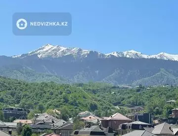 5-комнатная квартира, этаж 1 из 3, 300 м², миниатюра 9