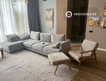 5-комнатная квартира, этаж 1 из 3, 300 м²
