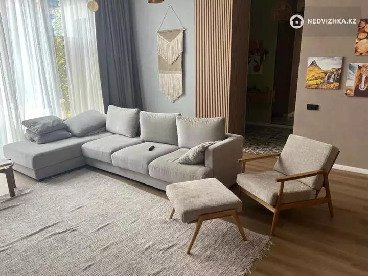 5-комнатная квартира, этаж 1 из 3, 300 м², фотография 3