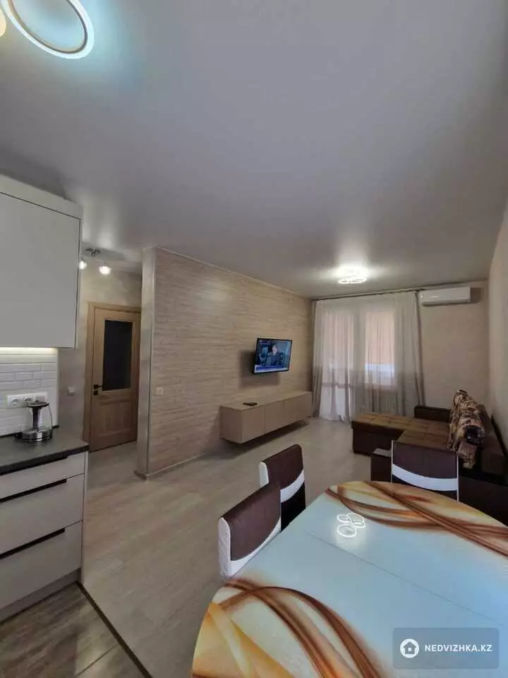 2-комнатная квартира, этаж 5 из 15, 50 м², фотография 2