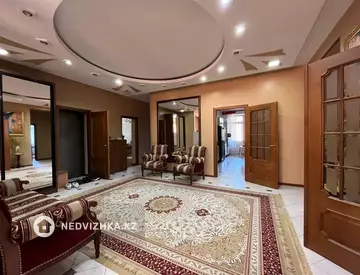5-комнатная квартира, этаж 4 из 5, 209 м², миниатюра 4