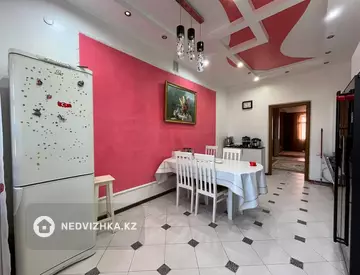 5-комнатная квартира, этаж 4 из 5, 209 м², миниатюра 6