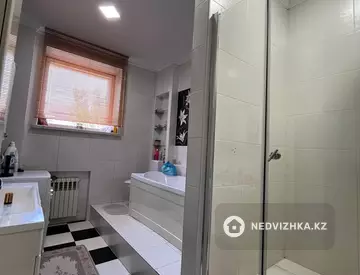 5-комнатная квартира, этаж 4 из 5, 209 м², миниатюра 9