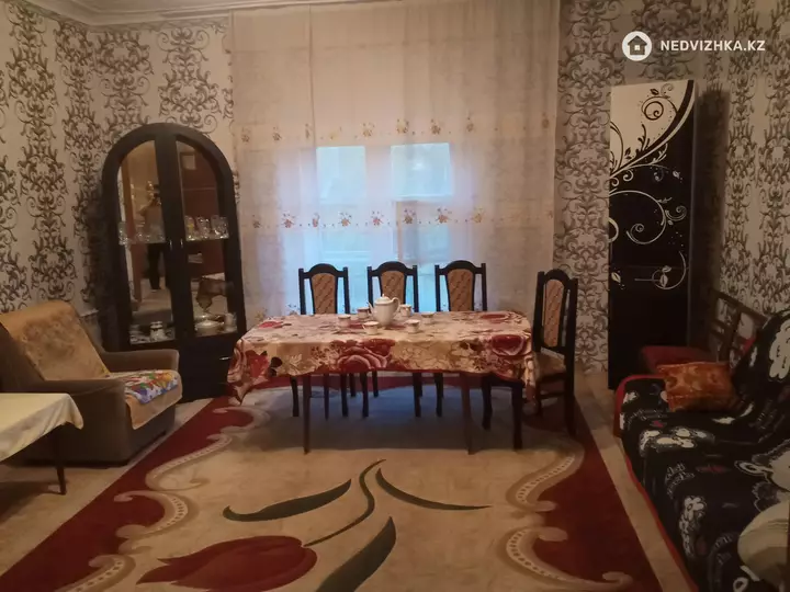 2-комнатная квартира, этаж 2 из 2, 52 м², фотография 2