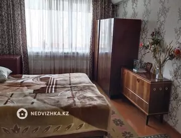 3-комнатная квартира, этаж 4 из 5, 64 м²