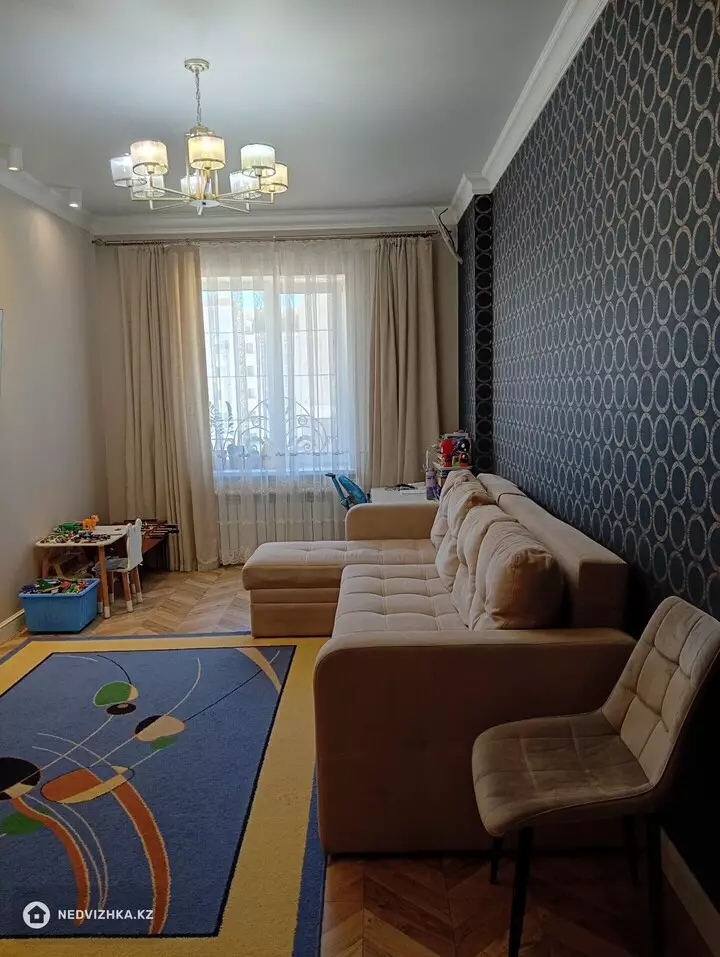 2-комнатная квартира, этаж 4 из 8, 75 м², фотография 3