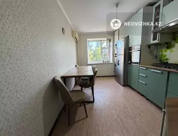 3-комнатная квартира, этаж 3 из 5, 81 м², миниатюра 3