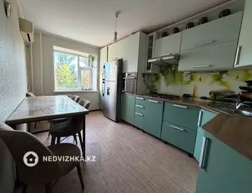3-комнатная квартира, этаж 3 из 5, 81 м², миниатюра 4