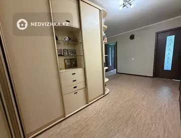 3-комнатная квартира, этаж 3 из 5, 81 м², миниатюра 12