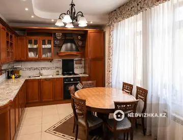 5-комнатный дом, 10.5 соток, 254 м²
