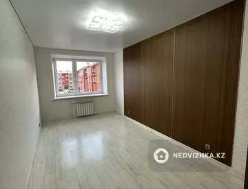 2-комнатная квартира, этаж 3 из 4, 67 м²