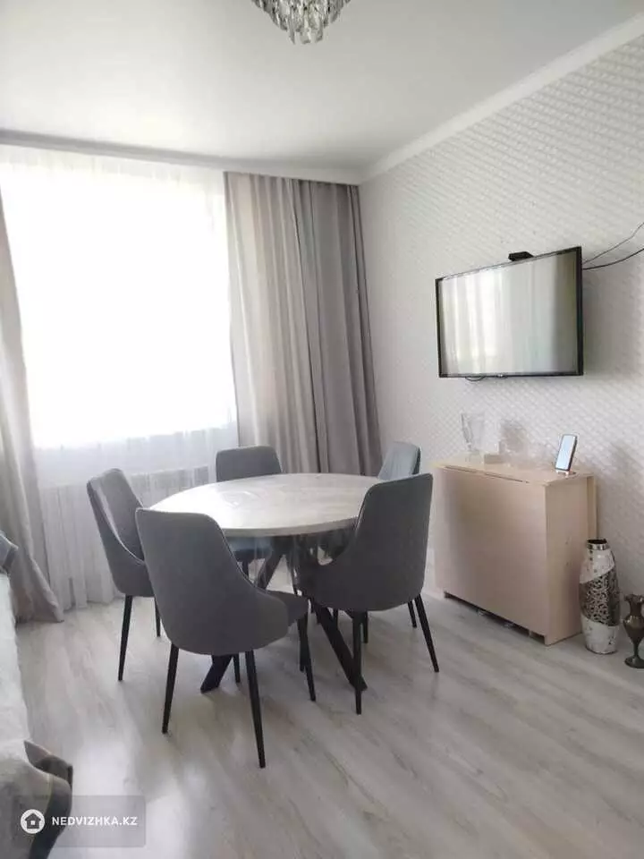 2-комнатная квартира, этаж 8 из 9, 38 м², фотография 4