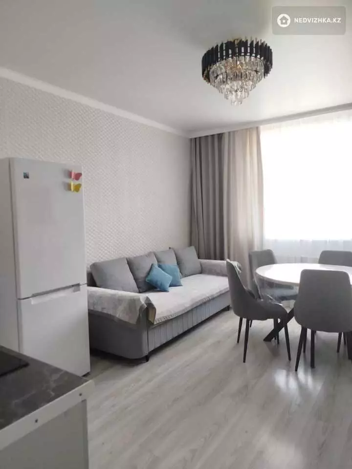 2-комнатная квартира, этаж 8 из 9, 38 м²