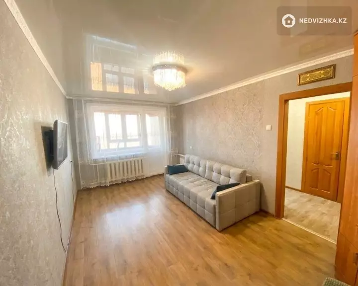 1-комнатная квартира, этаж 10 из 10, 33 м²