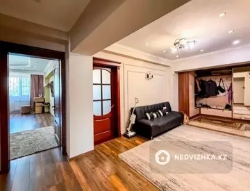 7-комнатная квартира, этаж 5 из 5, 270 м²