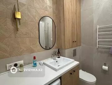 2-комнатная квартира, этаж 12 из 20, 50 м², Посуточно, миниатюра 8