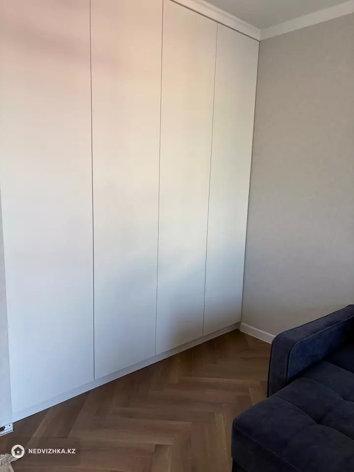 3-комнатная квартира, этаж 8 из 9, 122 м², На длительный срок, фотография 2