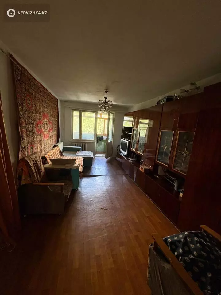 3-комнатная квартира, этаж 4 из 5, 61 м², фотография 2