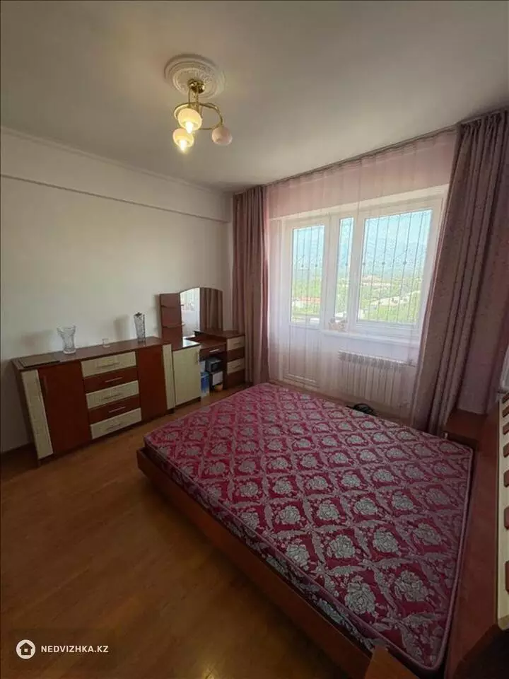 3-комнатная квартира, этаж 10 из 10, 76 м², фотография 4
