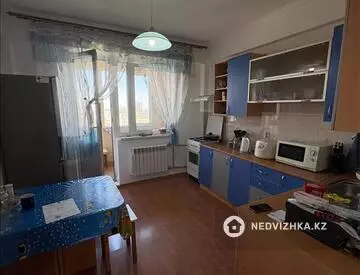 3-бөлмелі пәтер, қабат 10 барлық қабат саны 10, 76 м², 10-нобай