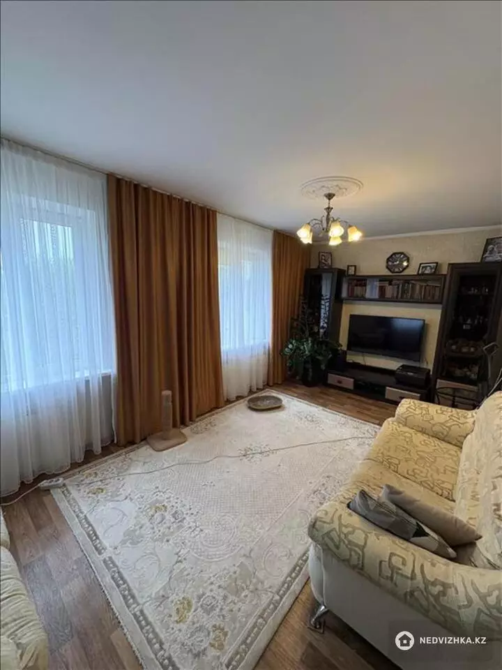 3-комнатная квартира, этаж 5 из 5, 58 м², фотография 3