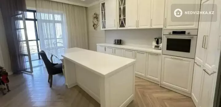 4-комнатная квартира, этаж 5 из 16, 145 м², фотография 3