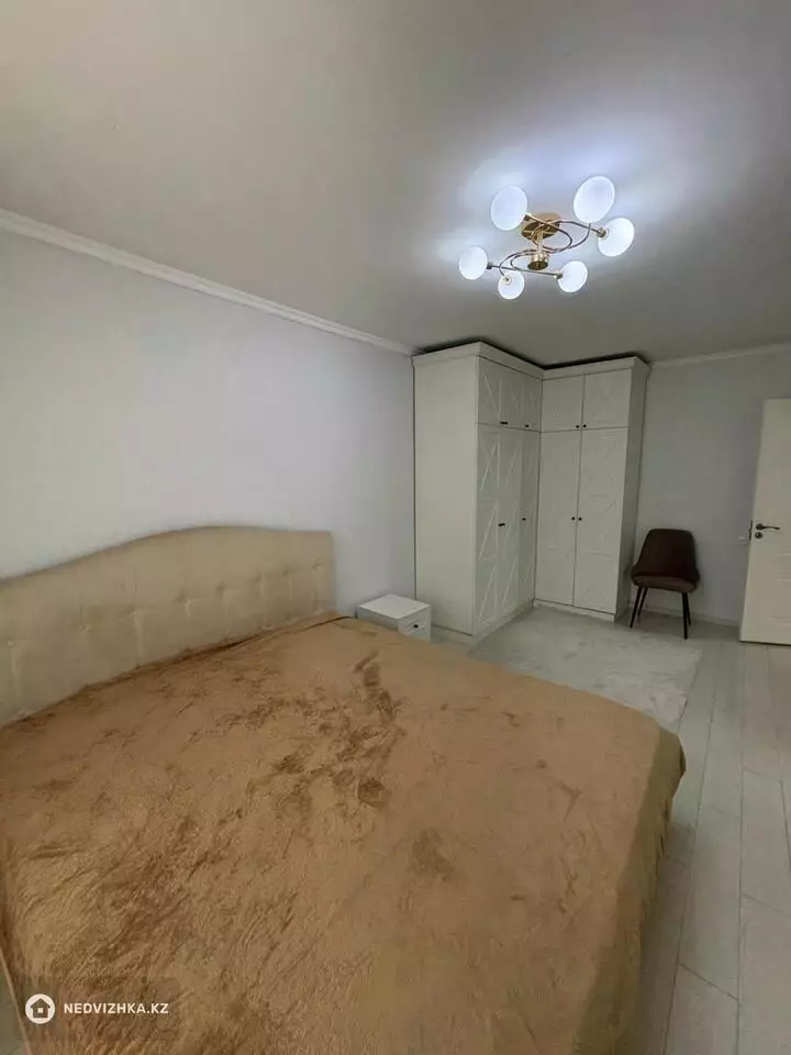 3-комнатная квартира, этаж 4 из 5, 70 м², фотография 5