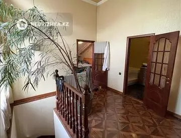 4-комнатная квартира, этаж 2 из 3, 164 м², миниатюра 12
