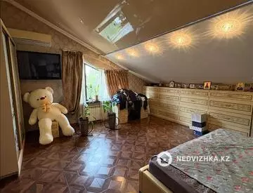 4-комнатная квартира, этаж 2 из 3, 164 м², миниатюра 10