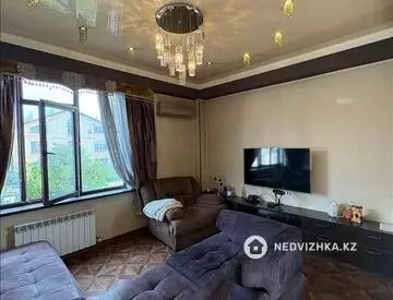4-комнатная квартира, этаж 2 из 3, 164 м²