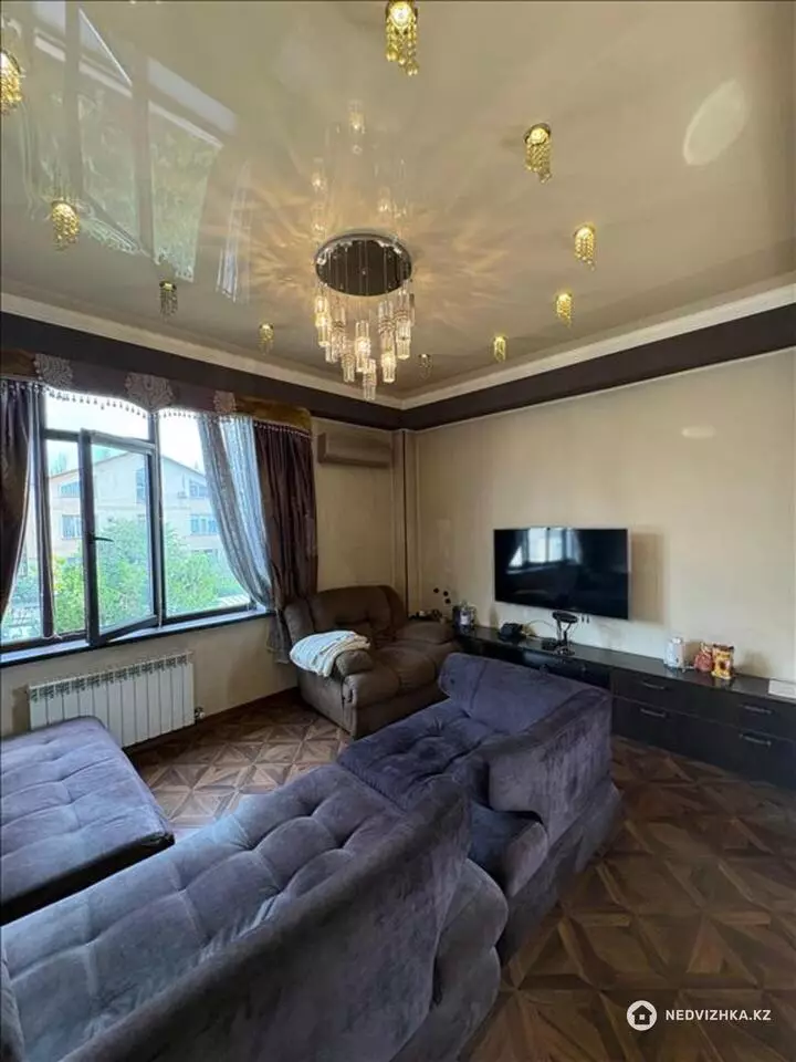 164 м², 4-комнатная квартира, этаж 2 из 3, 164 м², изображение - 1