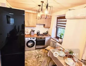 2-комнатная квартира, этаж 3 из 3, 45 м², Посуточно