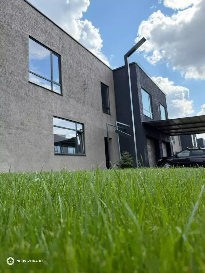 5-комнатный таунхаус, 3 соток, 250 м², фотография 2